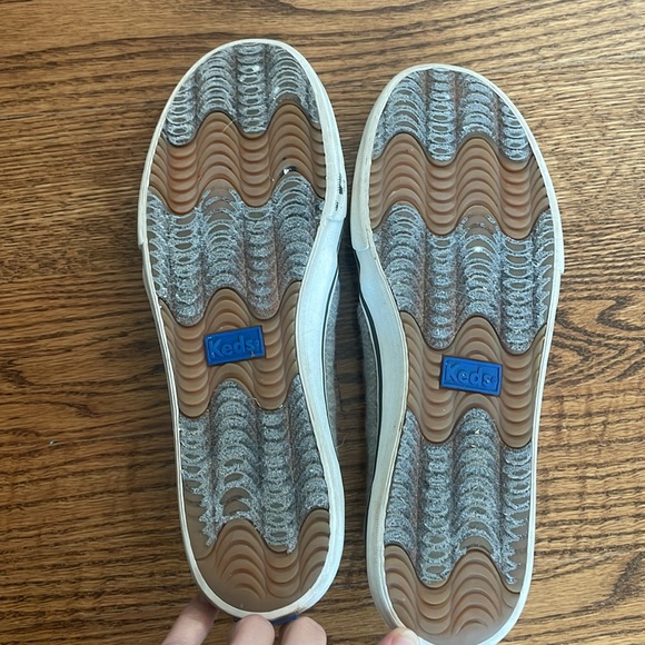 Keds Slip On Casual Sneakers Size 8.5 Light Gray Quilted Shoes Cute Classic - Picture 5 of 7